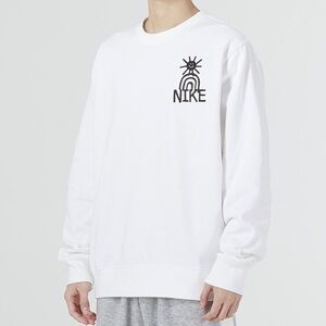 Nike Sportswear Heritage Club Fleece Crew Sweatshirt in White men’s size L